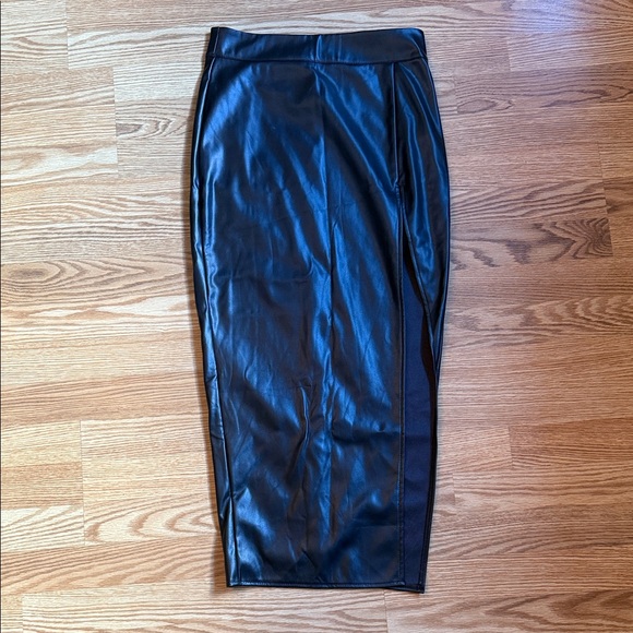 Missguided Black Faux Leather Midi Skirt - Picture 1 of 4